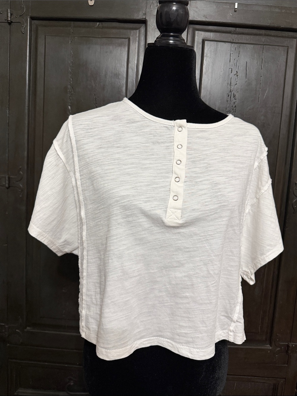 Off white oversized short sleeves crop shirt - Size Medium
